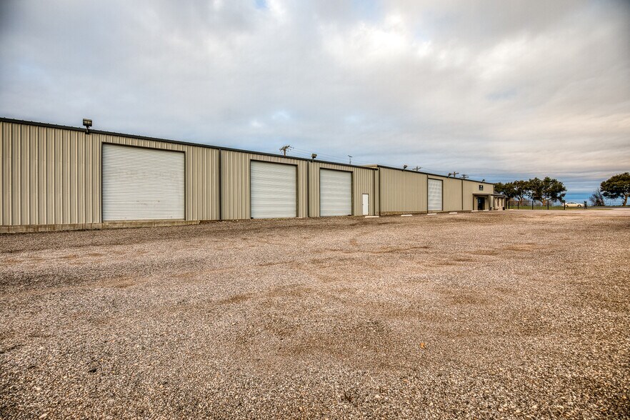 2762 State Highway 21 E, Caldwell, TX à vendre - Photo de l’immeuble – Image 3 sur 34