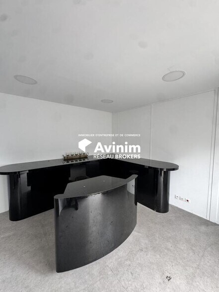 Bureau dans La Courneuve à louer - Photo intérieure – Image 2 sur 5