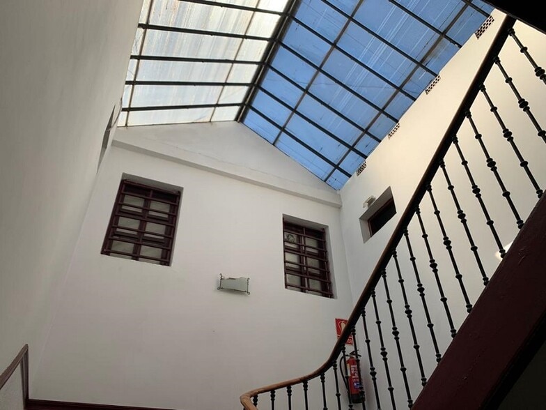 Immeuble residentiel dans Madrid, Madrid à vendre - Photo de l’immeuble – Image 3 sur 4