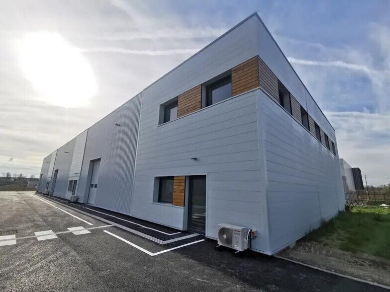 Industriel/Logistique dans Betheny à louer - Photo de l’immeuble – Image 1 sur 8