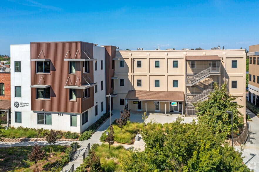 744 P St, Fresno, CA à louer - Photo principale – Image 1 sur 9