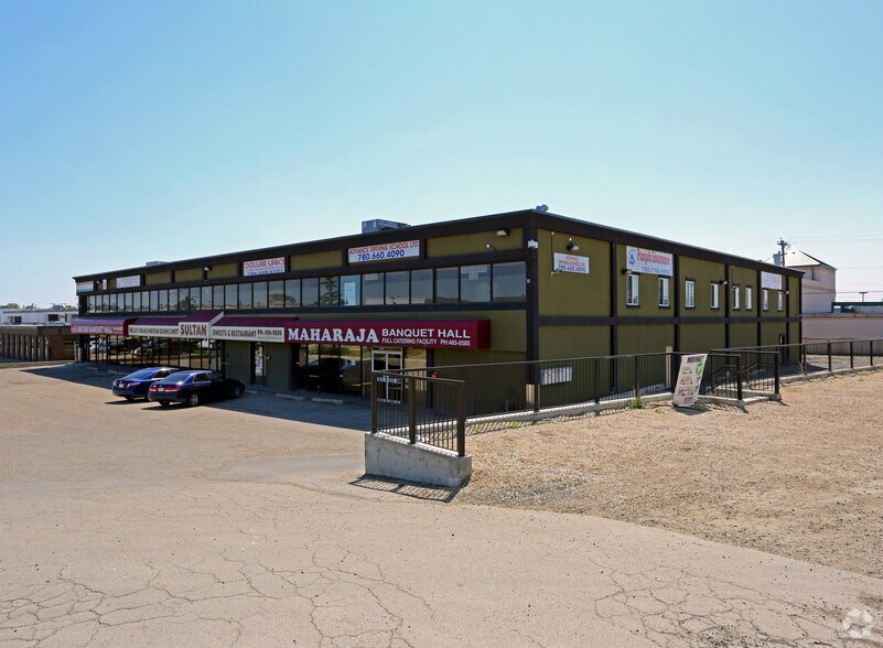 9241 34A Av NW, Edmonton, AB à louer - Photo de l’immeuble – Image 2 sur 2