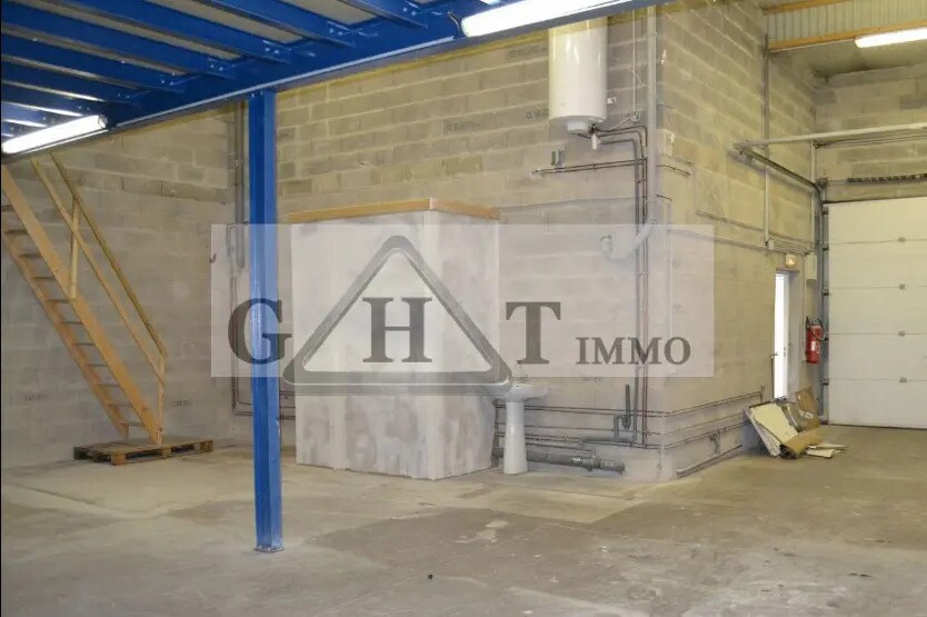 Industriel/Logistique dans Guignes à louer - Photo de l’immeuble – Image 3 sur 3