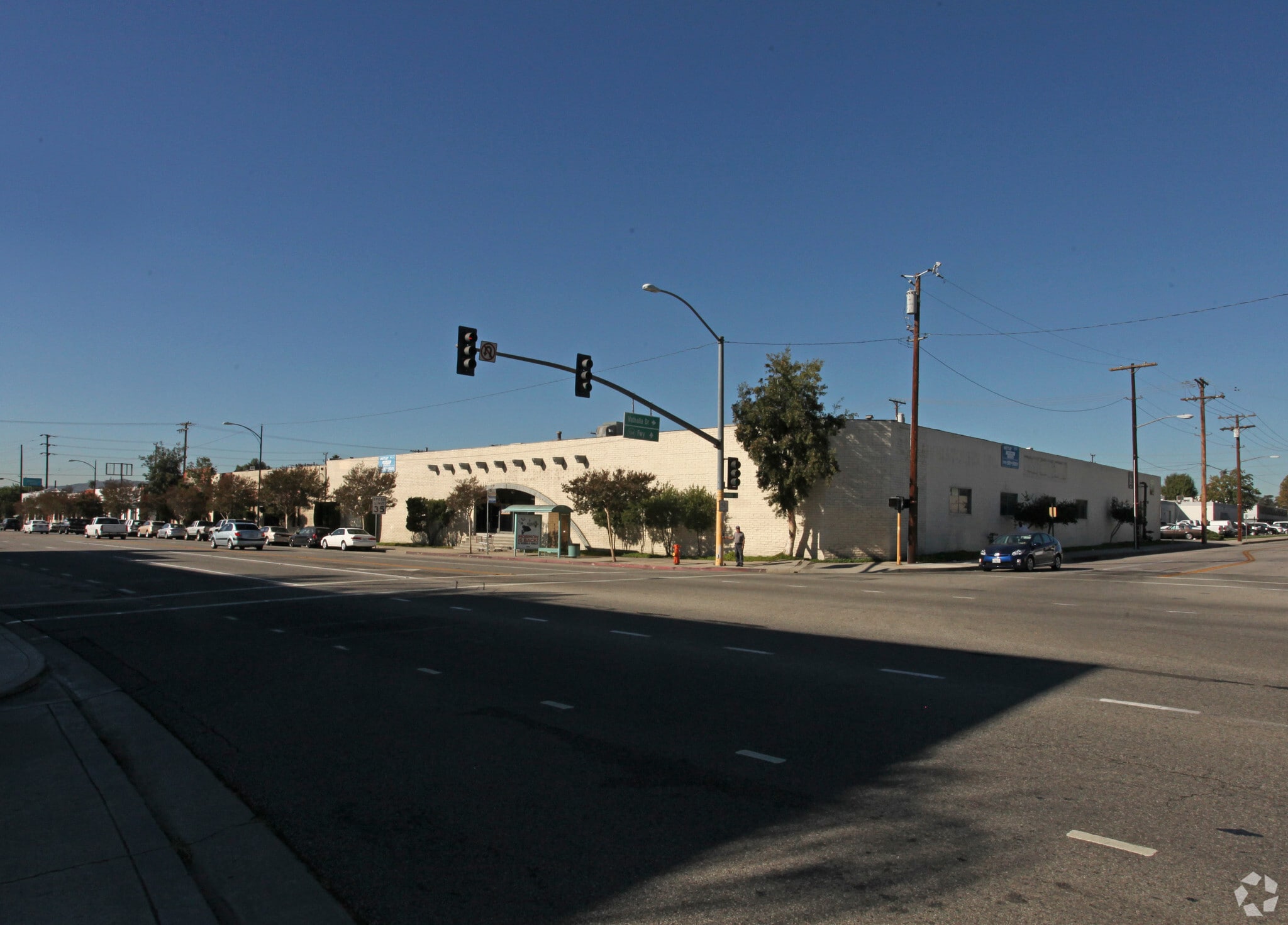 2231-2249 N Hollywood Way, Burbank, CA à vendre Photo principale– Image 1 sur 6