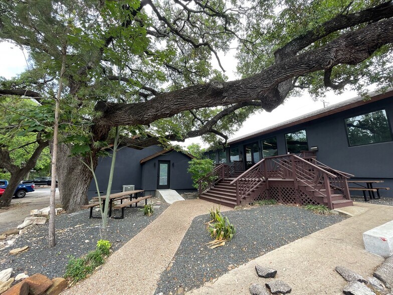 1919 S 1st St, Austin, TX à louer - Photo de l’immeuble – Image 2 sur 12