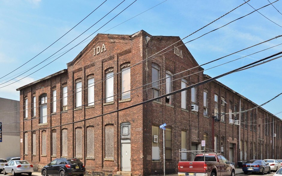 560 55th St, West New York, NJ à louer - Photo de l’immeuble – Image 1 sur 5