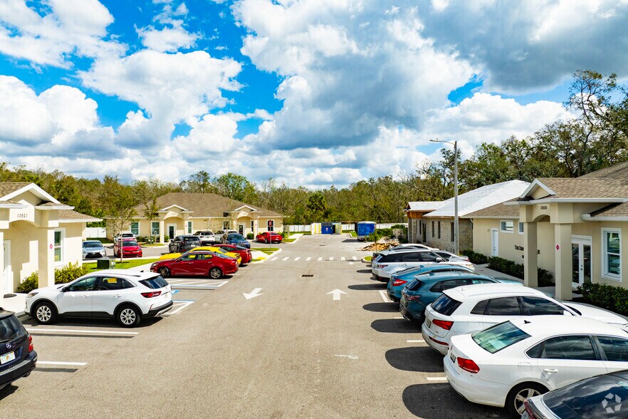 10571-10575 Bloomingdale Ridge, Riverview, FL à vendre - Photo de l’immeuble – Image 3 sur 8