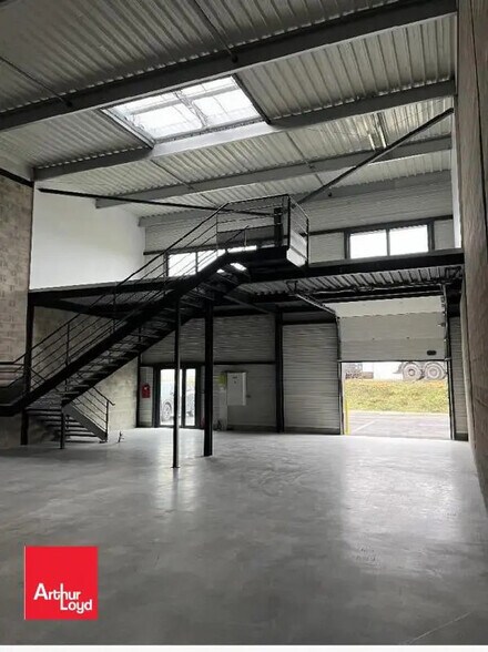 Local d'activités dans Droue-sur-Drouette à vendre - Photo de l’immeuble – Image 2 sur 6