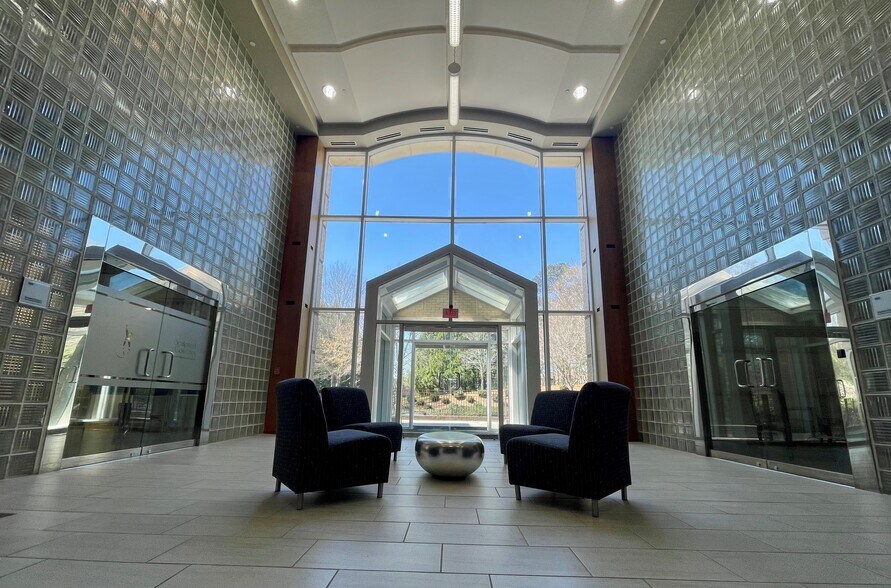 3005 Royal Blvd S, Alpharetta, GA à louer - Hall d’entrée – Image 3 sur 17