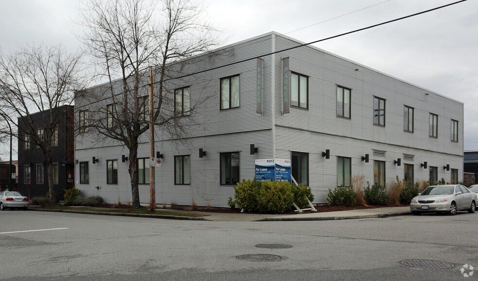 1355 Parker St, Vancouver, BC à louer - Photo de l’immeuble – Image 2 sur 4