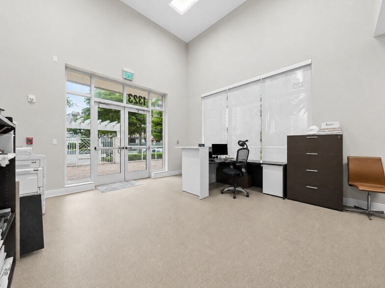 1333 S Ocean Blvd, Pompano Beach, FL à louer - Photo de l’immeuble – Image 3 sur 23