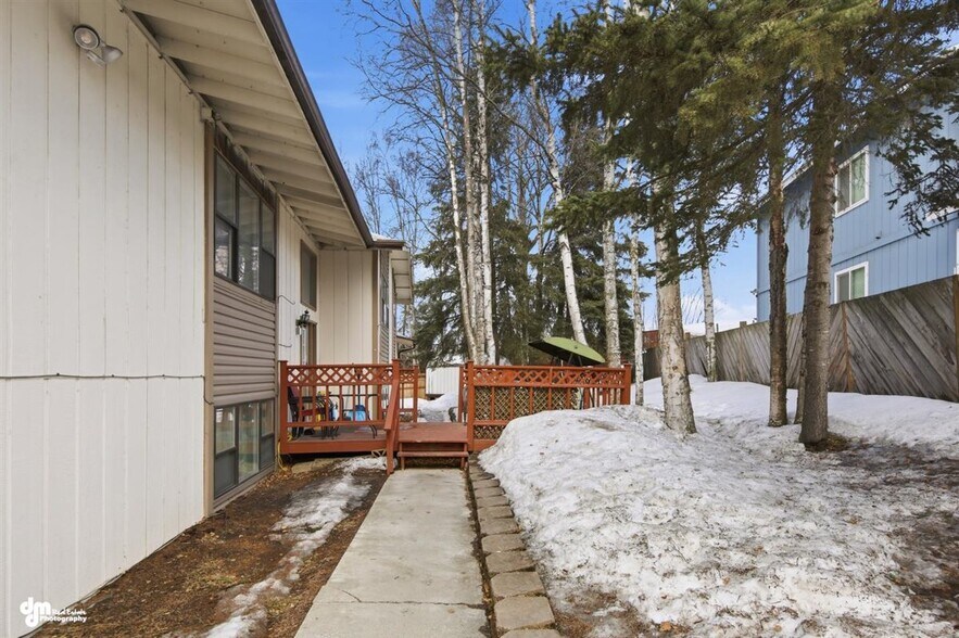 12521 Tanada Loop, Anchorage, AK à vendre - Photo de l’immeuble – Image 2 sur 44