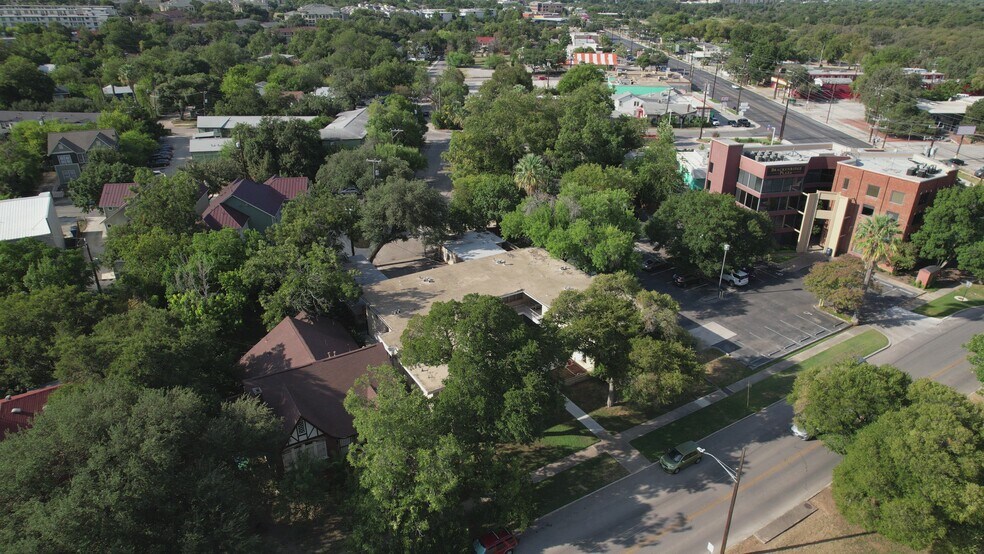 118 Funston Pl, San Antonio, TX à vendre - Vidéo sur l’annonce professionnelle – Image 2 sur 31