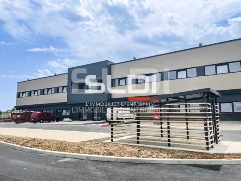 Bureau dans Colombier-Saugnieu à louer - Photo de l’immeuble – Image 1 sur 11