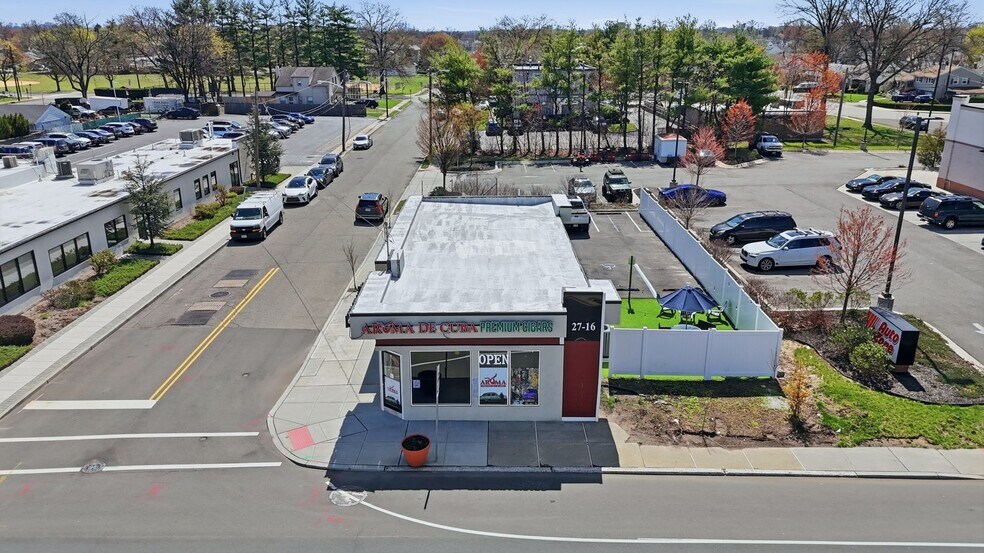 27-16 Broadway, Fair Lawn, NJ à louer - Photo de l’immeuble – Image 3 sur 36