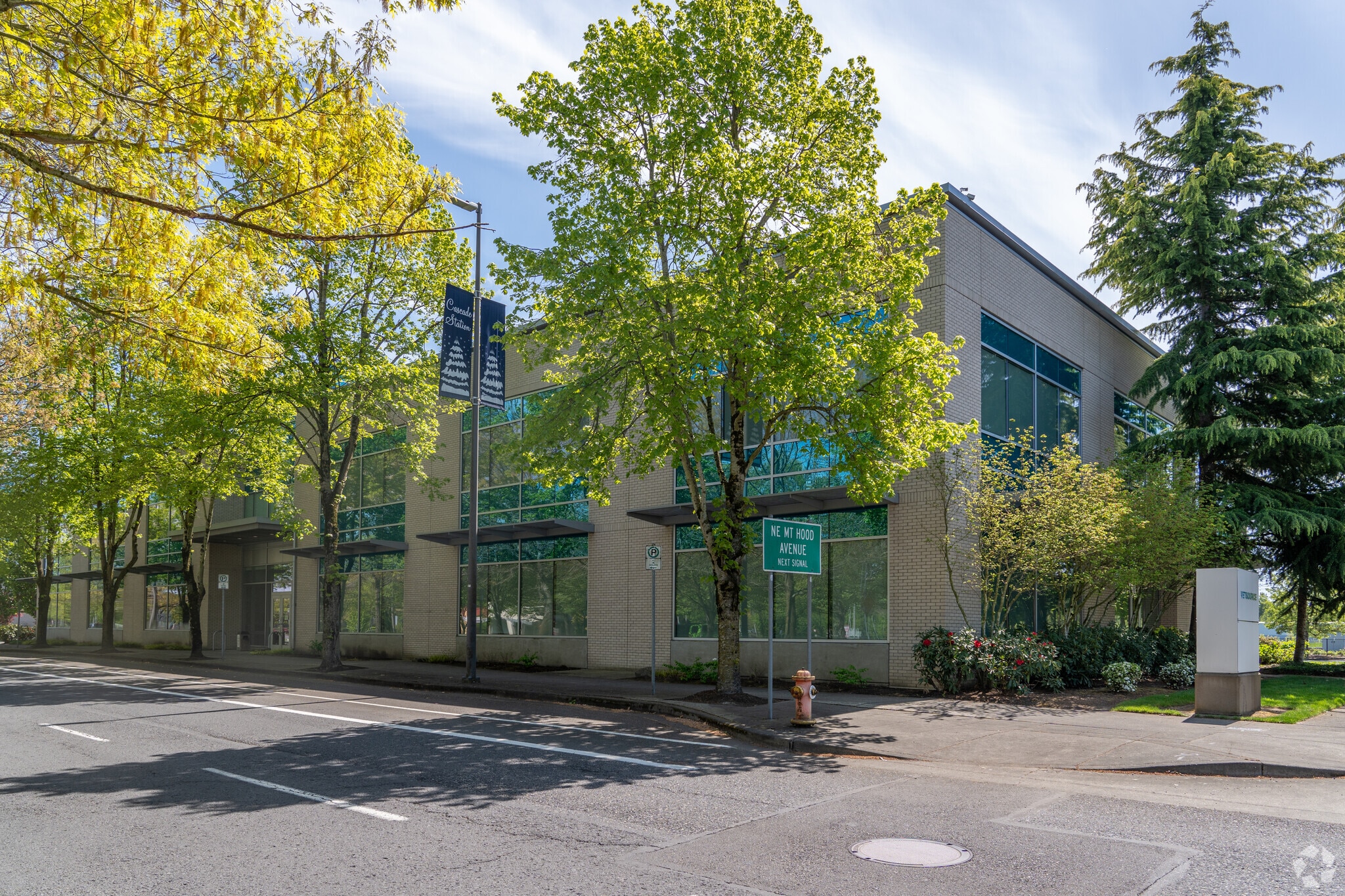 9500 NE Cascades Pky, Portland, OR à vendre Photo principale– Image 1 sur 10