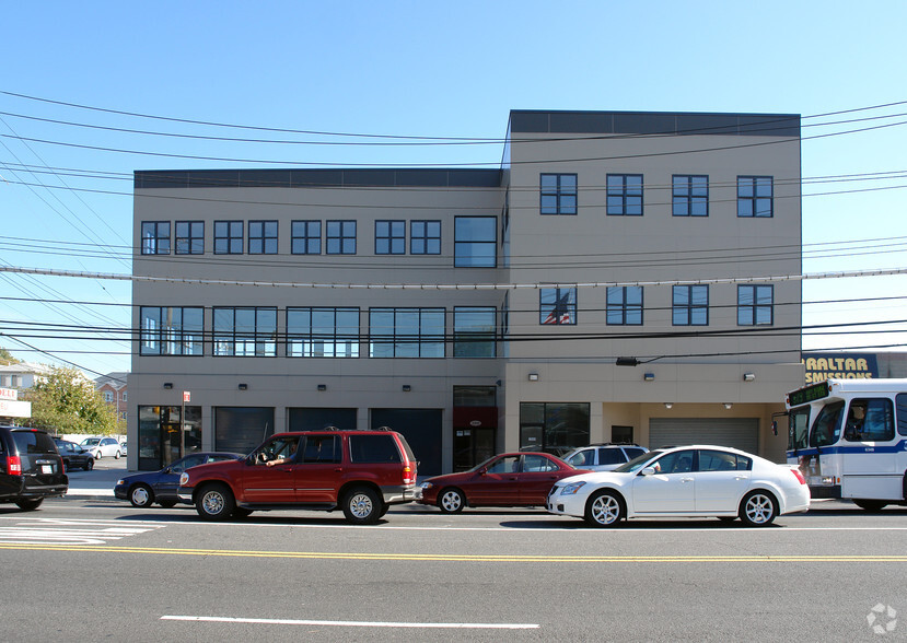 2000 Hylan Blvd, Staten Island, NY à louer - Photo de l’immeuble – Image 2 sur 28