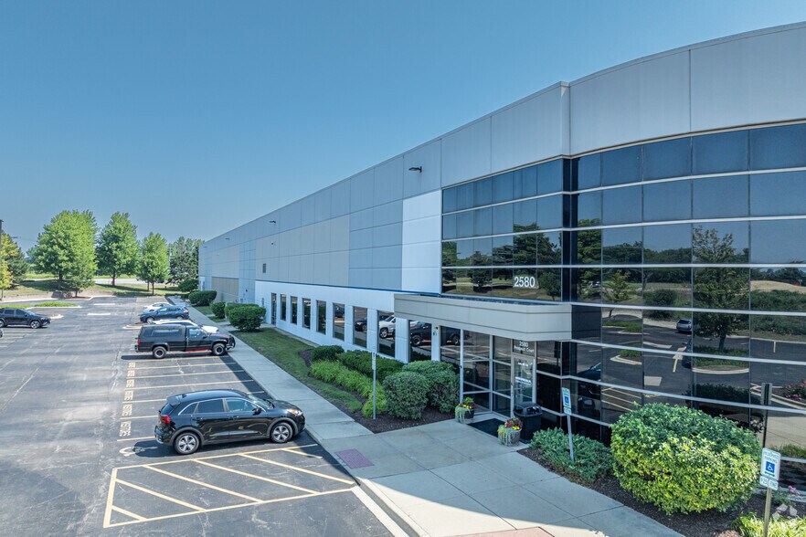 2580 Prospect Ct, Aurora, IL à louer - Photo de l’immeuble – Image 2 sur 5