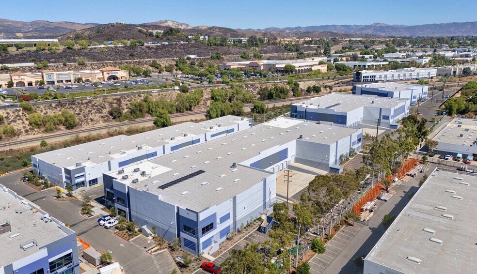 NEC Madera Rd & Easy St, Simi Valley, CA à louer - Photo de l’immeuble – Image 2 sur 21
