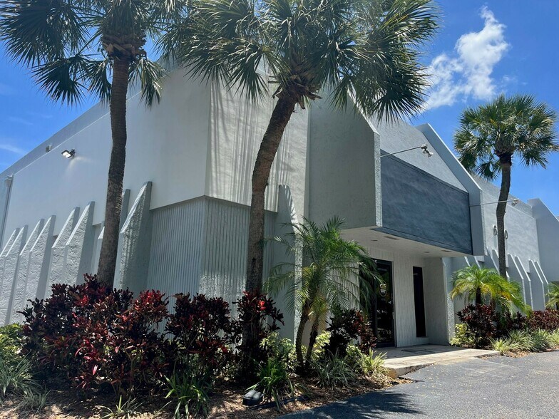6500 NW 15th Ave, Fort Lauderdale, FL à louer - Photo de l’immeuble – Image 2 sur 5