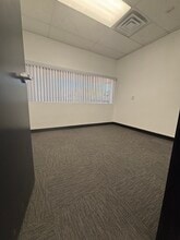 2080 E Flamingo Rd, Las Vegas, NV à louer Photo intérieure– Image 1 sur 9