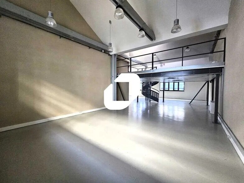 Bureau dans Lyon à louer - Photo de l’immeuble – Image 3 sur 9