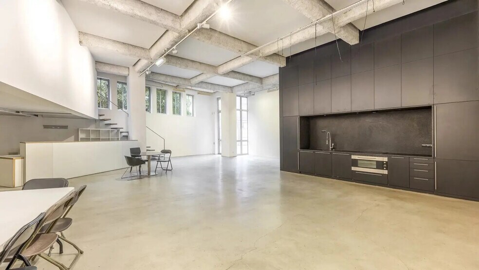 Bureau dans Paris à louer - Photo de l’immeuble – Image 2 sur 7