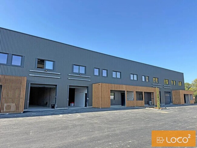 Plus de détails pour Local d'activités à louer