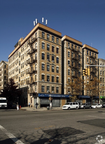 2821-2823 Frederick Douglas Blvd, New York, NY à louer - Photo principale – Image 1 sur 9