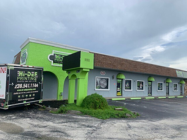 954 Country Club Blvd, Cape Coral, FL à louer - Photo principale – Image 1 sur 20