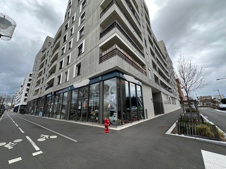 Local commercial dans Villeurbanne à louer - Photo de l’immeuble – Image 1 sur 3