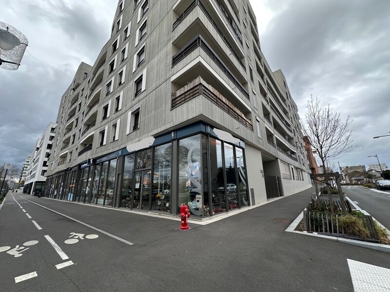 Local commercial dans Villeurbanne à louer Photo de l’immeuble– Image 1 sur 4