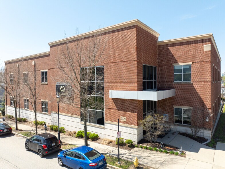 2929 Highland Ave, Cincinnati, OH à louer - Photo de l’immeuble – Image 2 sur 14