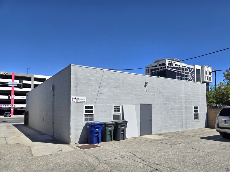 6871 Beach Blvd, Buena Park, CA à vendre - Photo de l’immeuble – Image 2 sur 5
