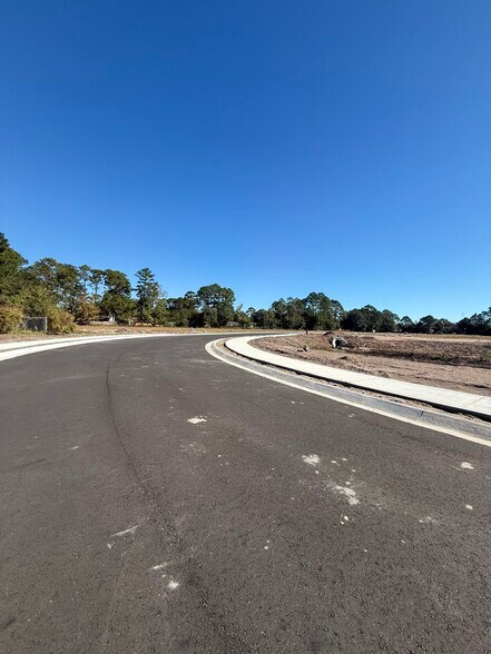 985 Pineland Ave, Hinesville, GA à vendre - Photo de l’immeuble – Image 2 sur 11