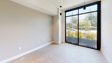 21010 Erwin St, Woodland Hills, CA à louer Photo intérieure– Image 2 sur 11