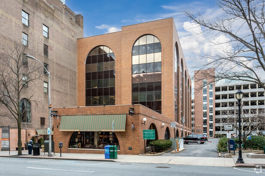 235-245 Main St, White Plains, NY à louer - Photo principale – Image 1 sur 17