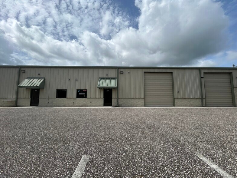 2552-2558 Merchant Ave, Odessa, FL à louer - Photo de l’immeuble – Image 3 sur 19