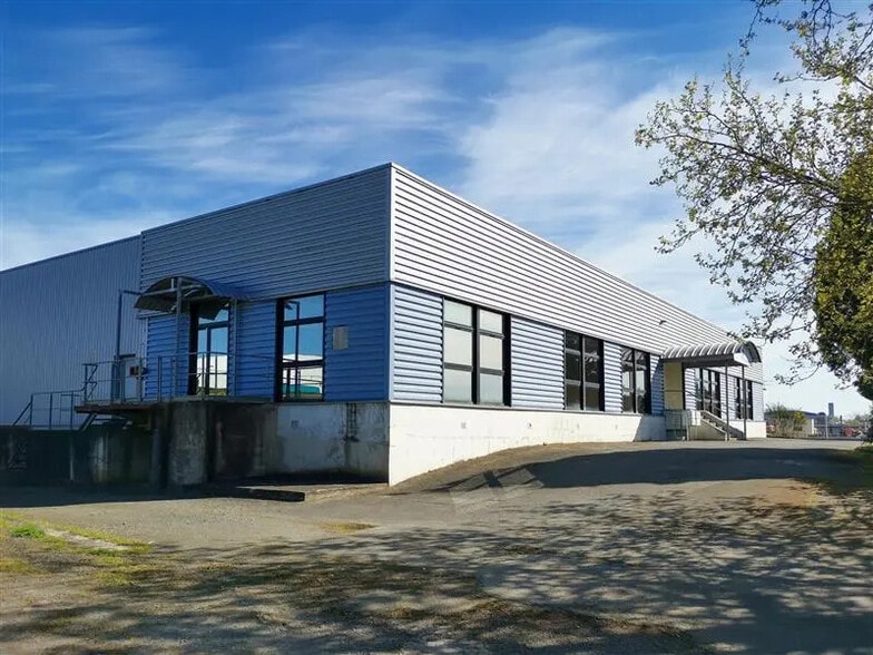 Bureau dans Quévert à louer - Photo de l’immeuble – Image 2 sur 8