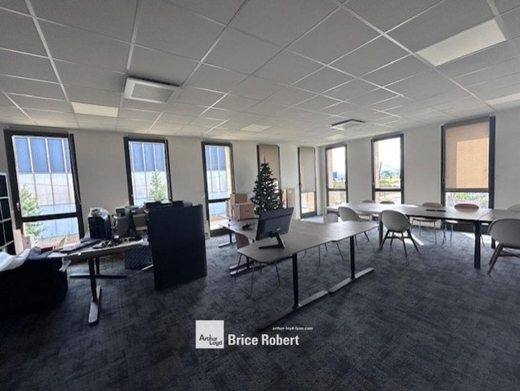 14 Rue Marcel Dassault, Genas à vendre Photo intérieure– Image 1 sur 5