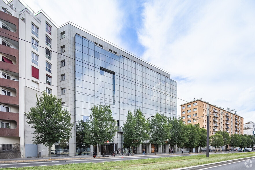 67-69 Boulevard Bessières, Paris à louer - Photo de l’immeuble – Image 2 sur 5