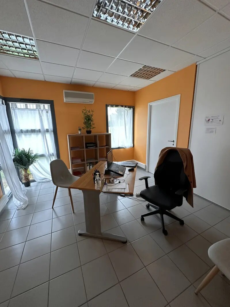 Bureau dans Bouchemaine à louer Photo de l’immeuble– Image 1 sur 6