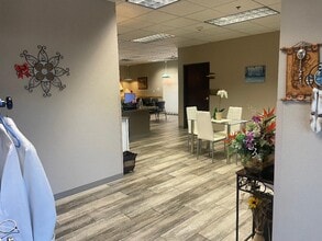 5440 W Sahara Ave, Las Vegas, NV à vendre Photo intérieure– Image 2 sur 4