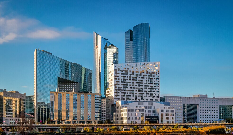 Bureau dans Puteaux à louer - Photo de l’immeuble – Image 2 sur 5