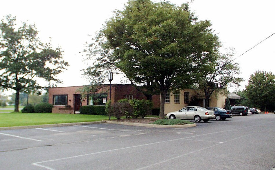 550 Stelton Rd, Piscataway, NJ à louer - Photo principale – Image 1 sur 3