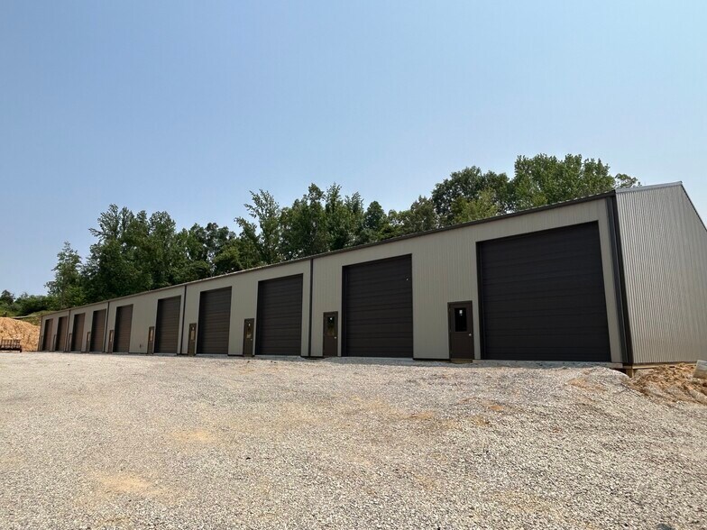 7316 IN-66 Hwy, Newburgh, IN à louer - Photo de l’immeuble – Image 2 sur 5