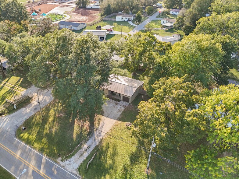 701 N Curtis Ave, Pea Ridge, AR à vendre - Photo de l’immeuble – Image 3 sur 12