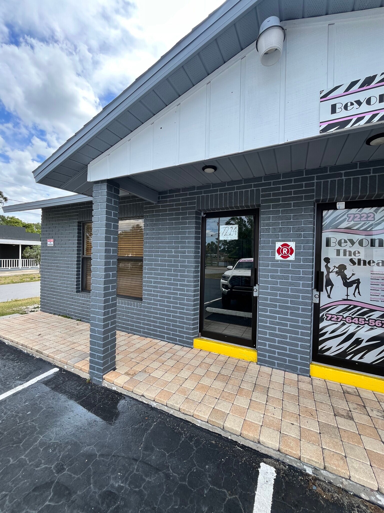 7218-7224 Congress St, New Port Richey, FL à louer Photo principale– Image 1 sur 8