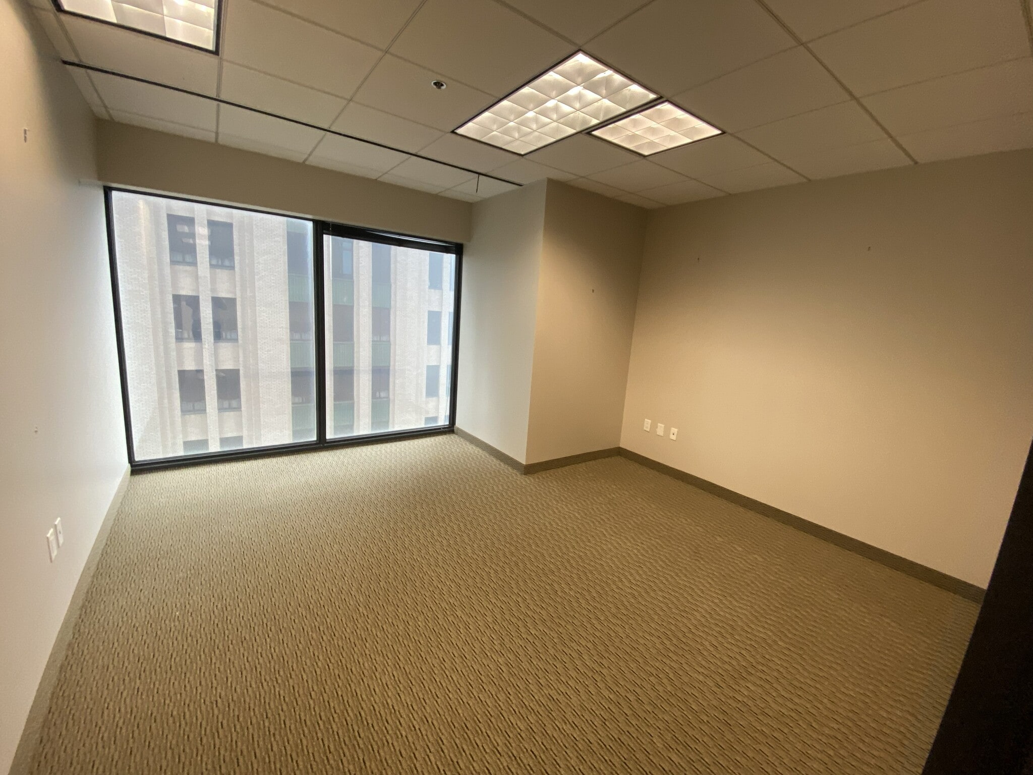 1700 Pacific Ave, Dallas, TX à louer Photo intérieure– Image 1 sur 7