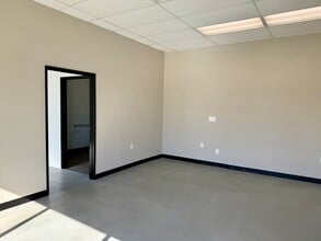 11901 Westminster Ave, Garden Grove, CA à louer Photo intérieure– Image 2 sur 4